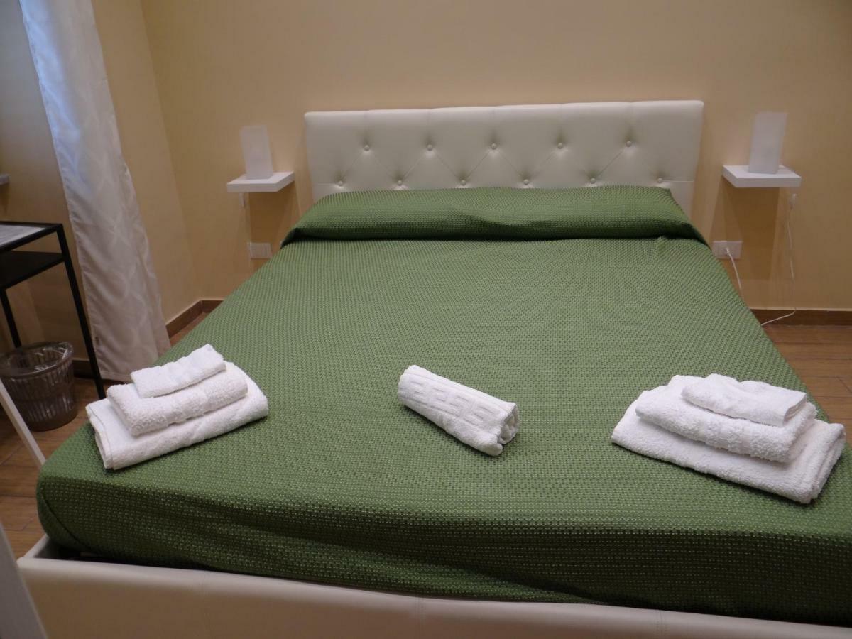 Bed and Breakfast Montecarlo Palace Palermo Zewnętrze zdjęcie
