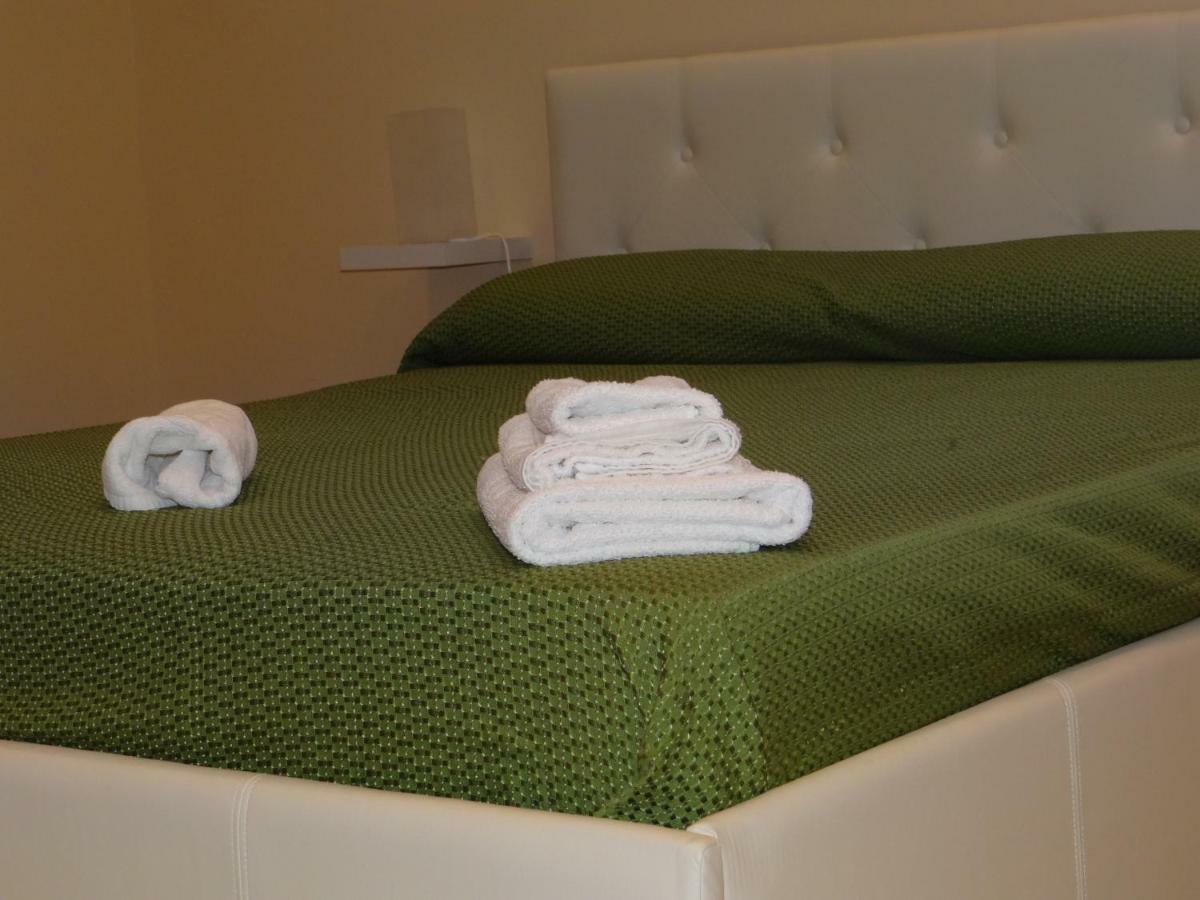 Bed and Breakfast Montecarlo Palace Palermo Zewnętrze zdjęcie