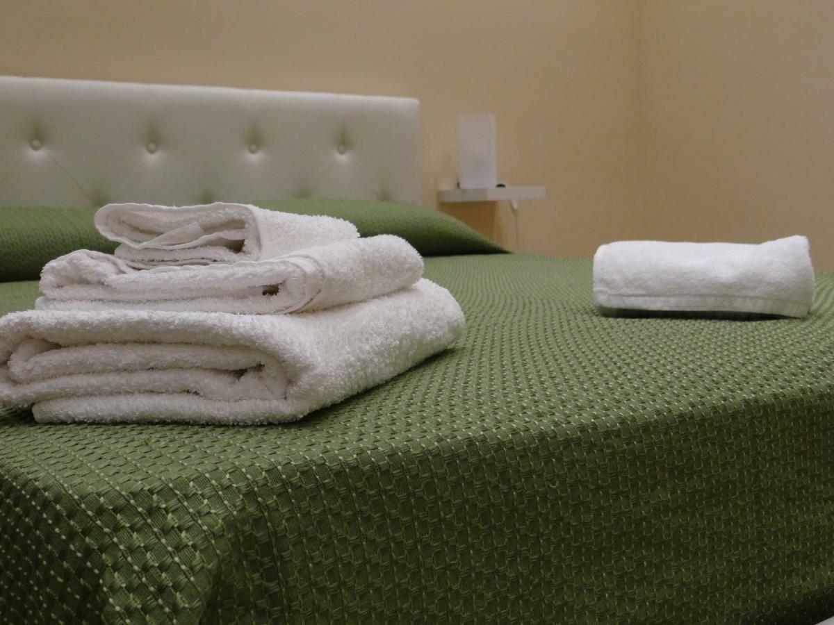 Bed and Breakfast Montecarlo Palace Palermo Zewnętrze zdjęcie