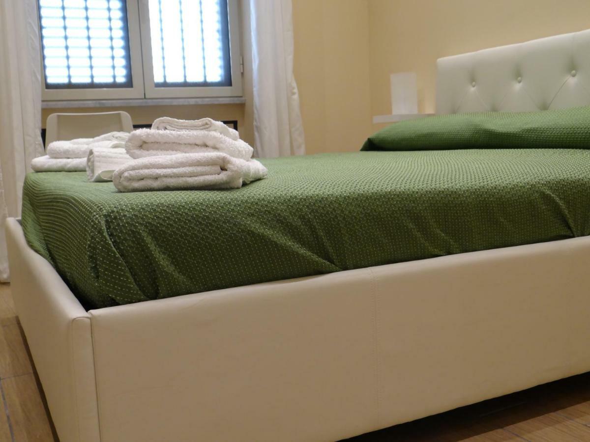 Bed and Breakfast Montecarlo Palace Palermo Zewnętrze zdjęcie